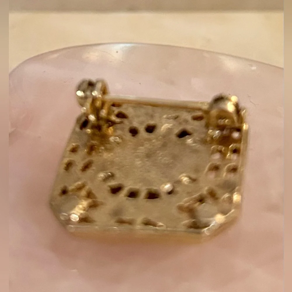 Vintage Dainty Cameo Brooch Pin